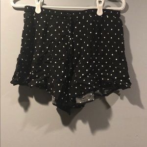 Black & wht poker dot shorts